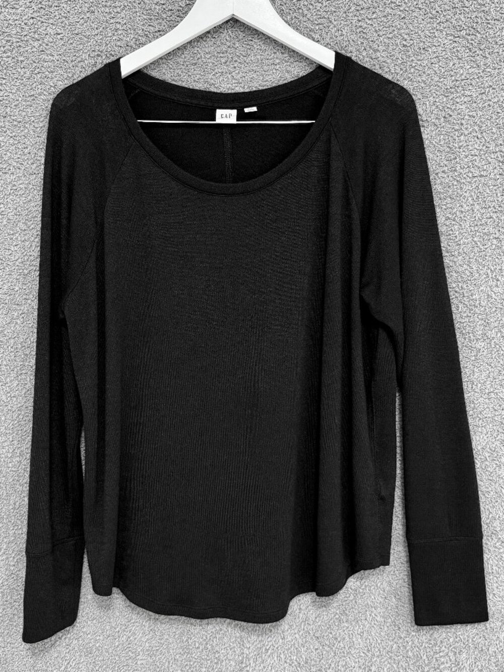 Gap Raglan Sleeve Softspun long sleeve t-shirt Black Large